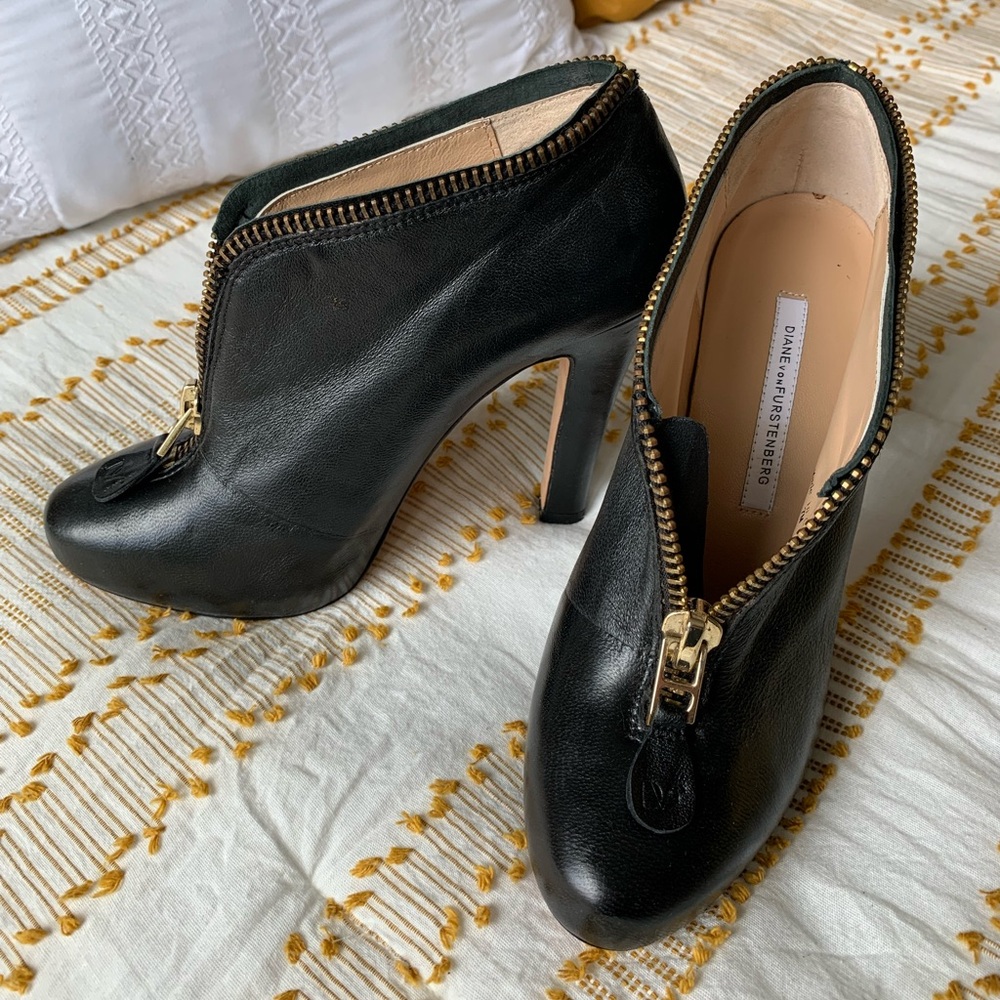 Diane von Furstenberg Camilla Booties - Size 7M